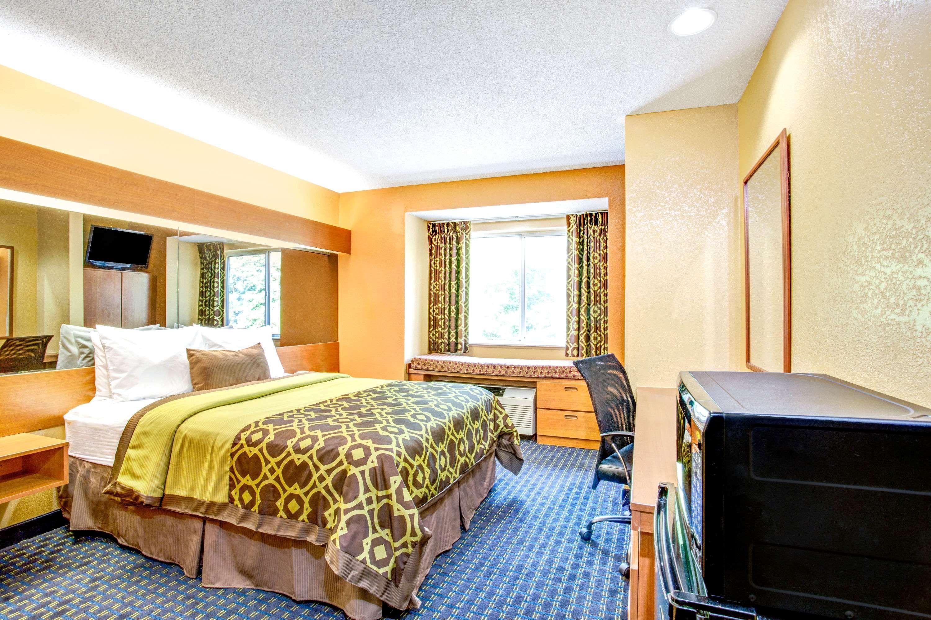 Microtel Inn & Suites Newport News Exterior foto