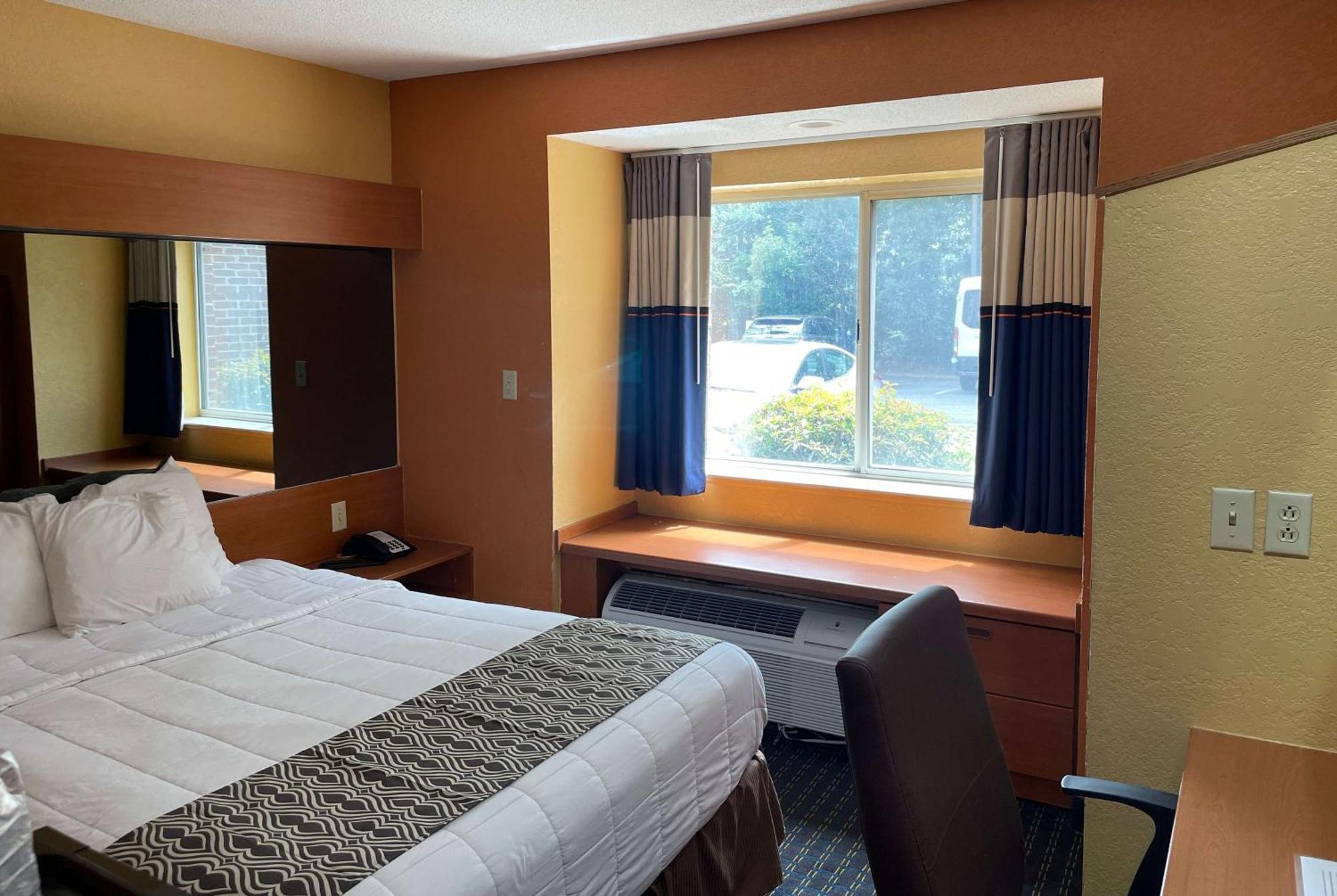Microtel Inn & Suites Newport News Exterior foto