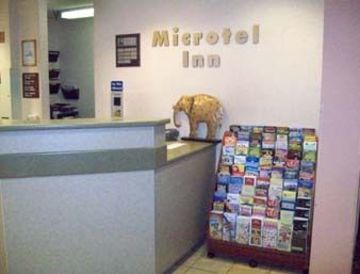 Microtel Inn & Suites Newport News Interior foto